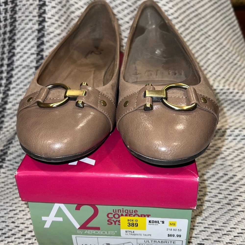 A2 by Aerosoles taupe round toe women’s flats